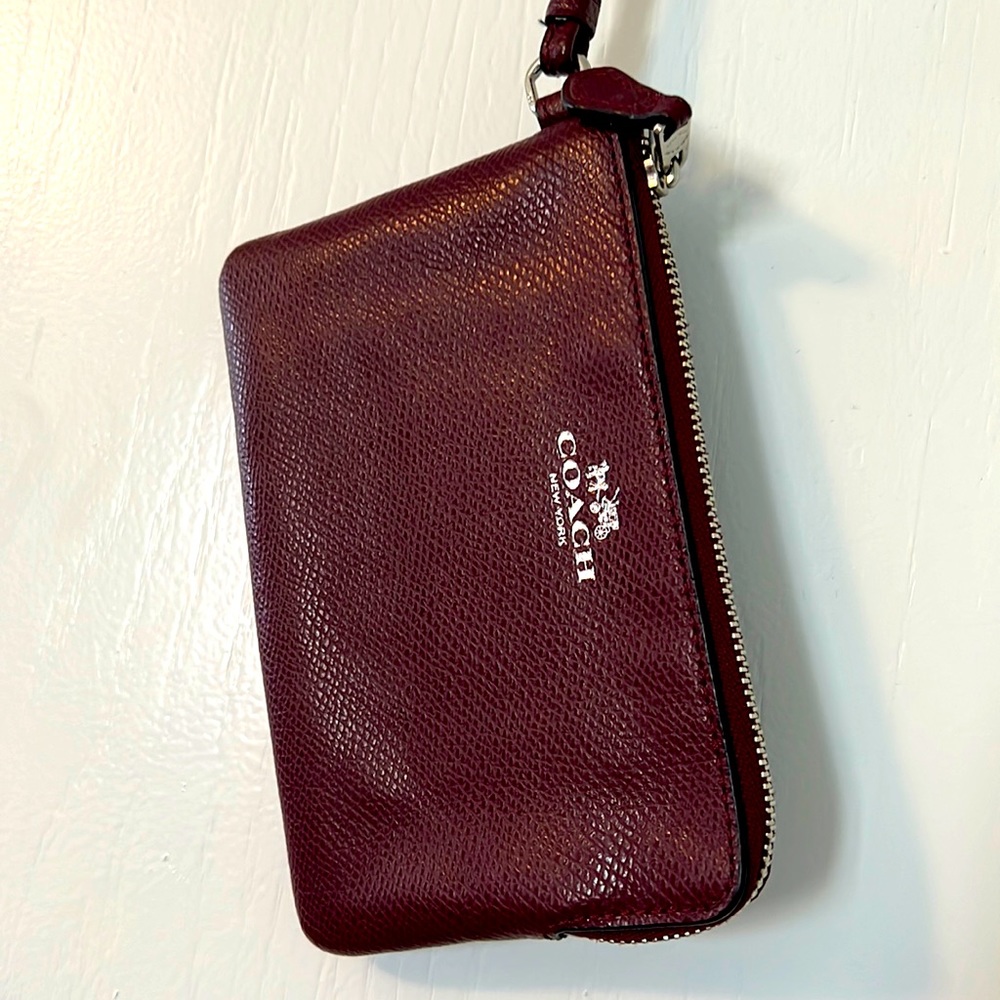 Coach wristlet maroon